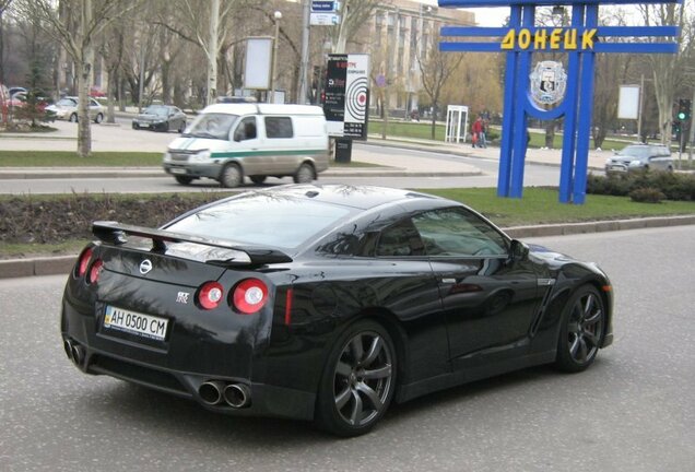 Nissan GT-R