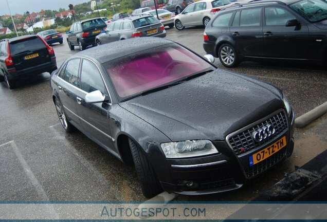 Audi S8 D3