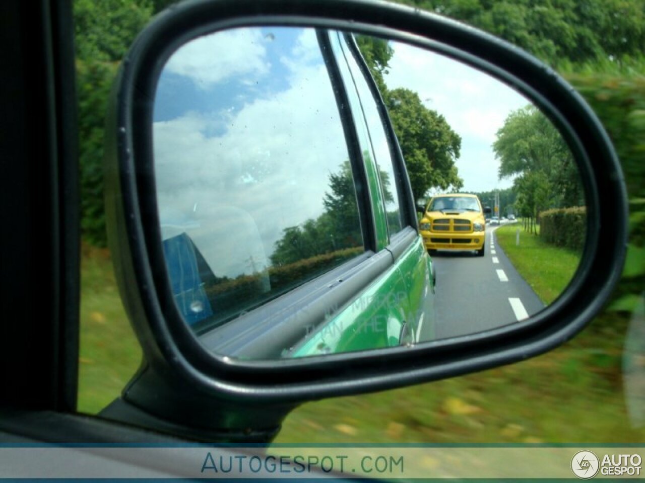 Dodge RAM SRT-10 Quad-Cab Yellow Fever Edition