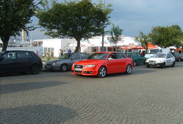 Audi RS4 Sedan