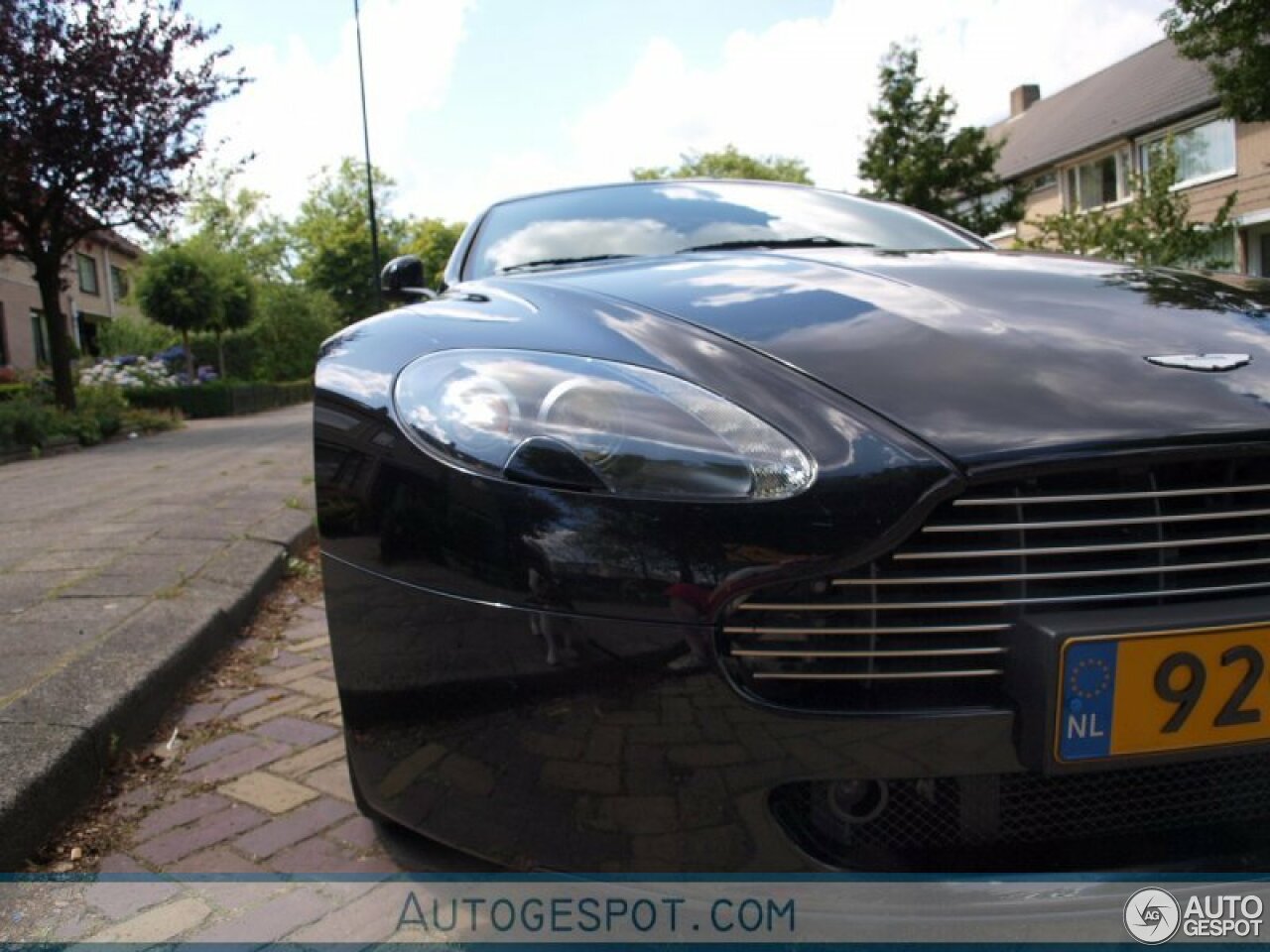 Aston Martin V8 Vantage Roadster