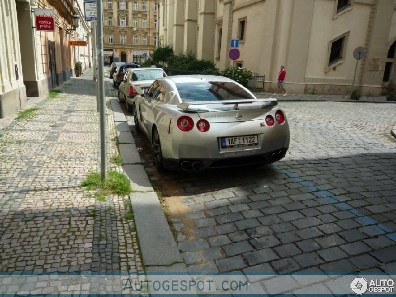 Nissan GT-R