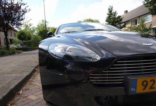 Aston Martin V8 Vantage Roadster