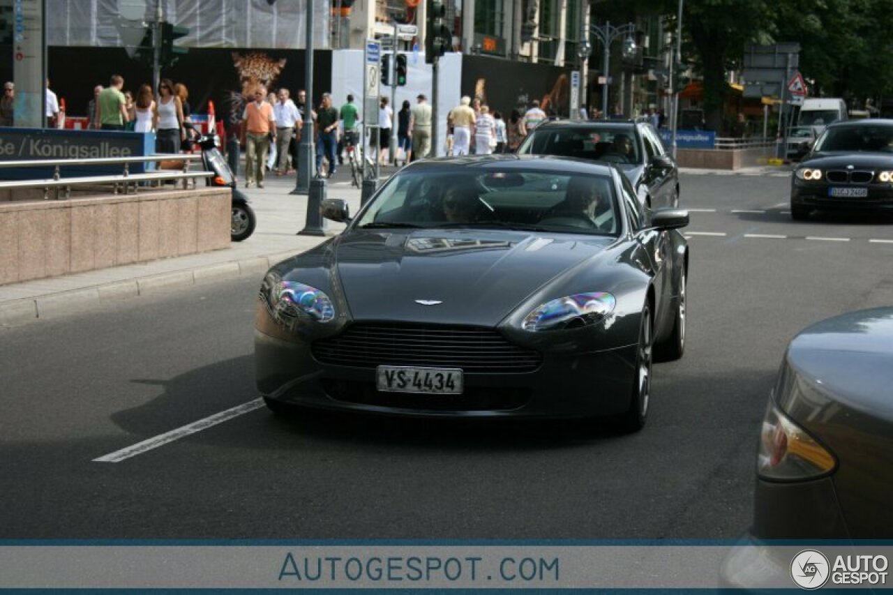 Aston Martin V8 Vantage