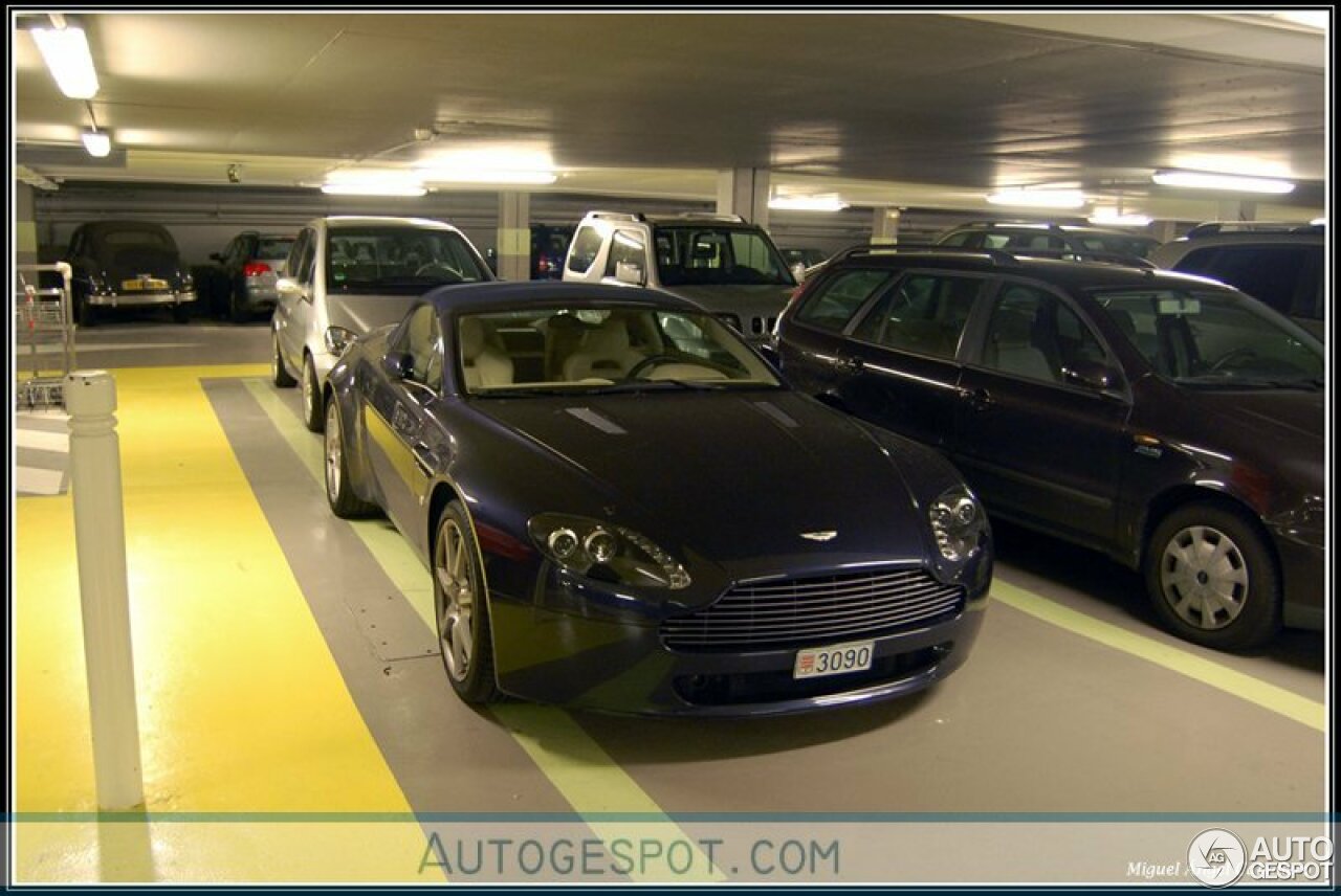 Aston Martin V8 Vantage Roadster