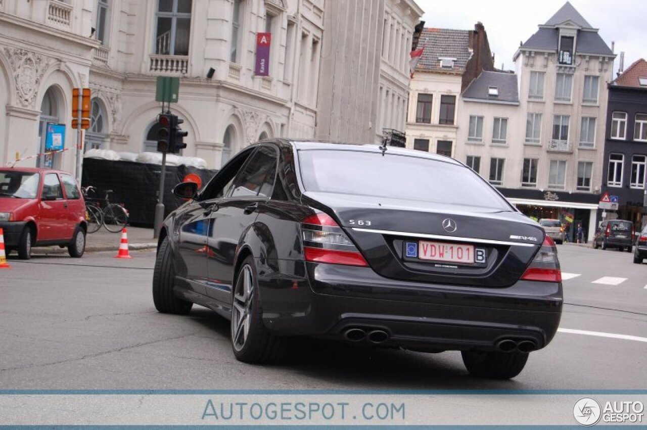 Mercedes-Benz S 63 AMG W221