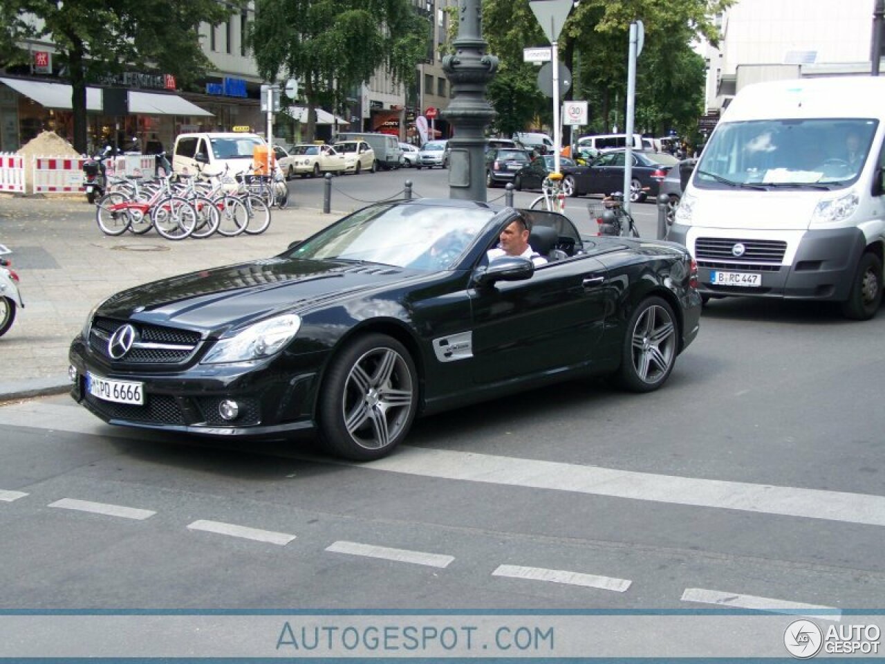 Mercedes-Benz SL 63 AMG