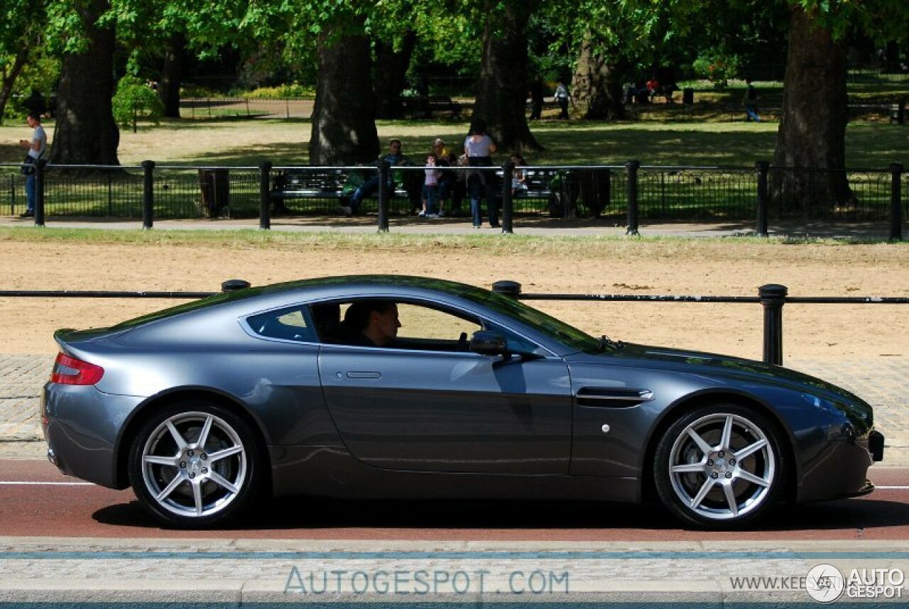 Aston Martin V8 Vantage