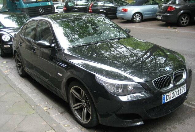 BMW M5 E60 2005