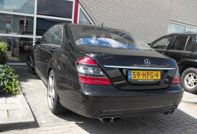 Mercedes-Benz S 65 AMG V221