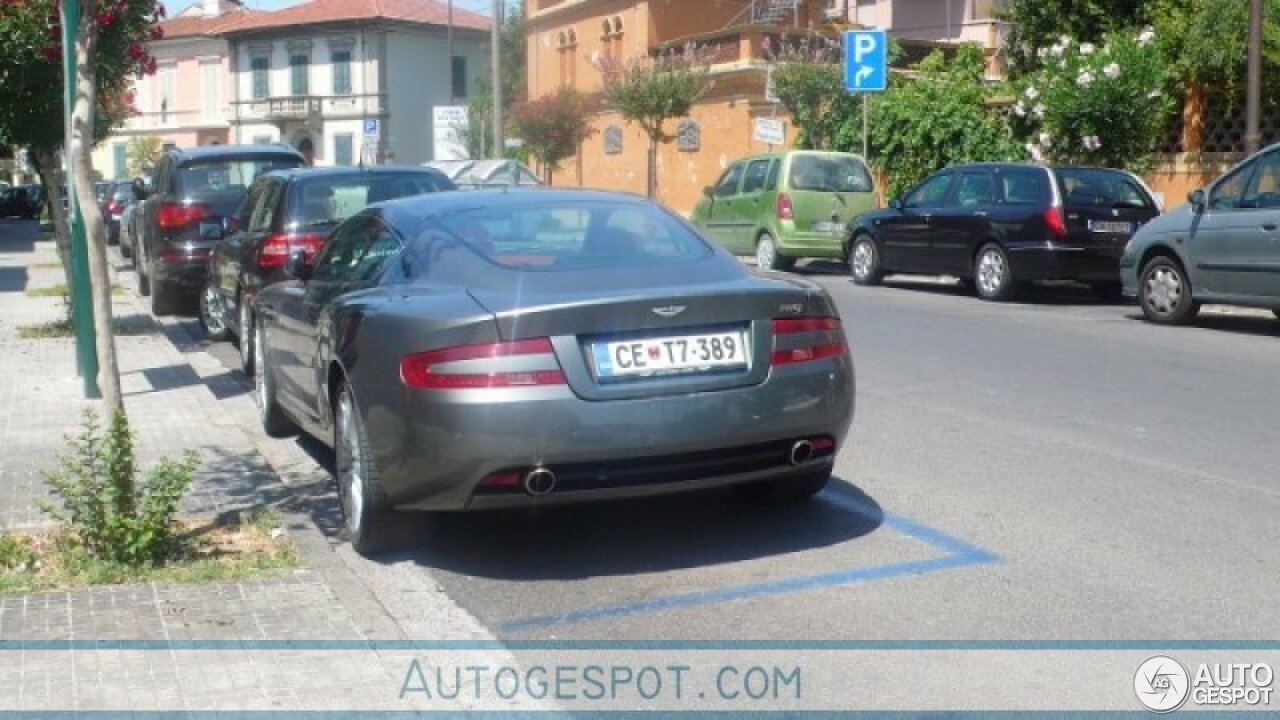 Aston Martin DB9