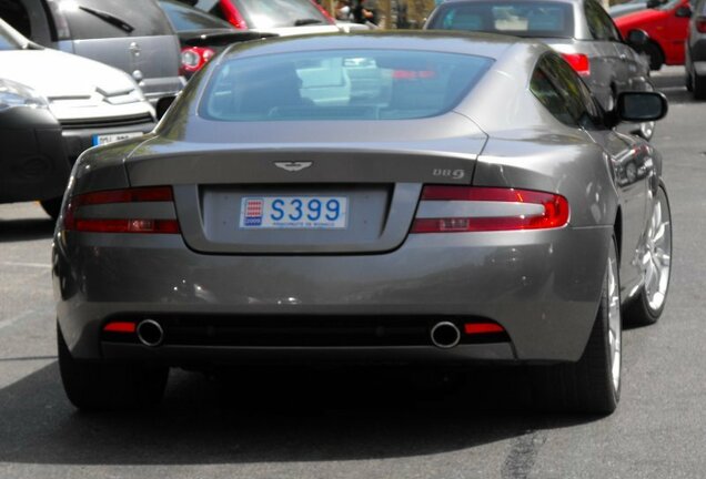 Aston Martin DB9