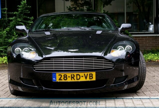 Aston Martin DB9