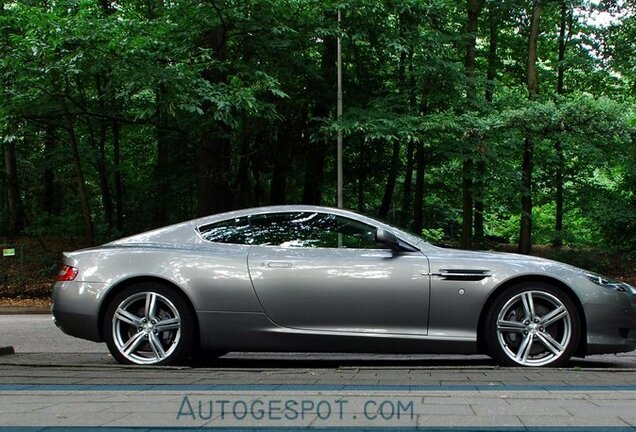 Aston Martin DB9