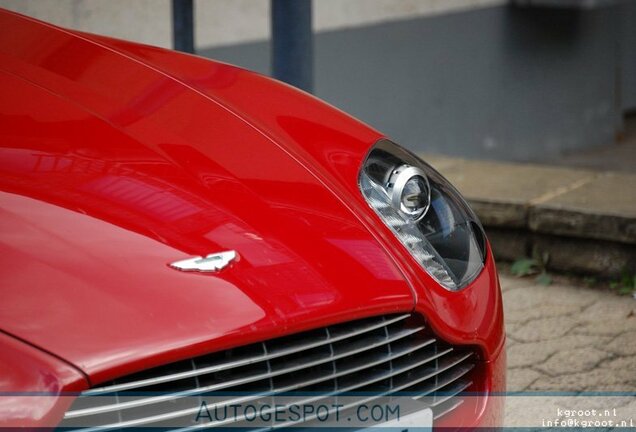 Aston Martin V8 Vantage Roadster