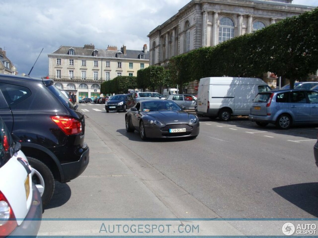 Aston Martin V8 Vantage