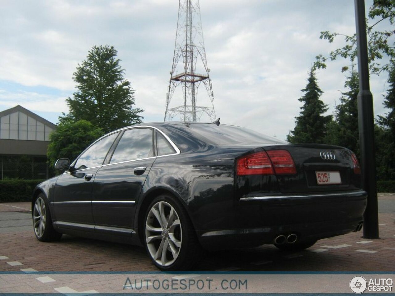 Audi S8 D3