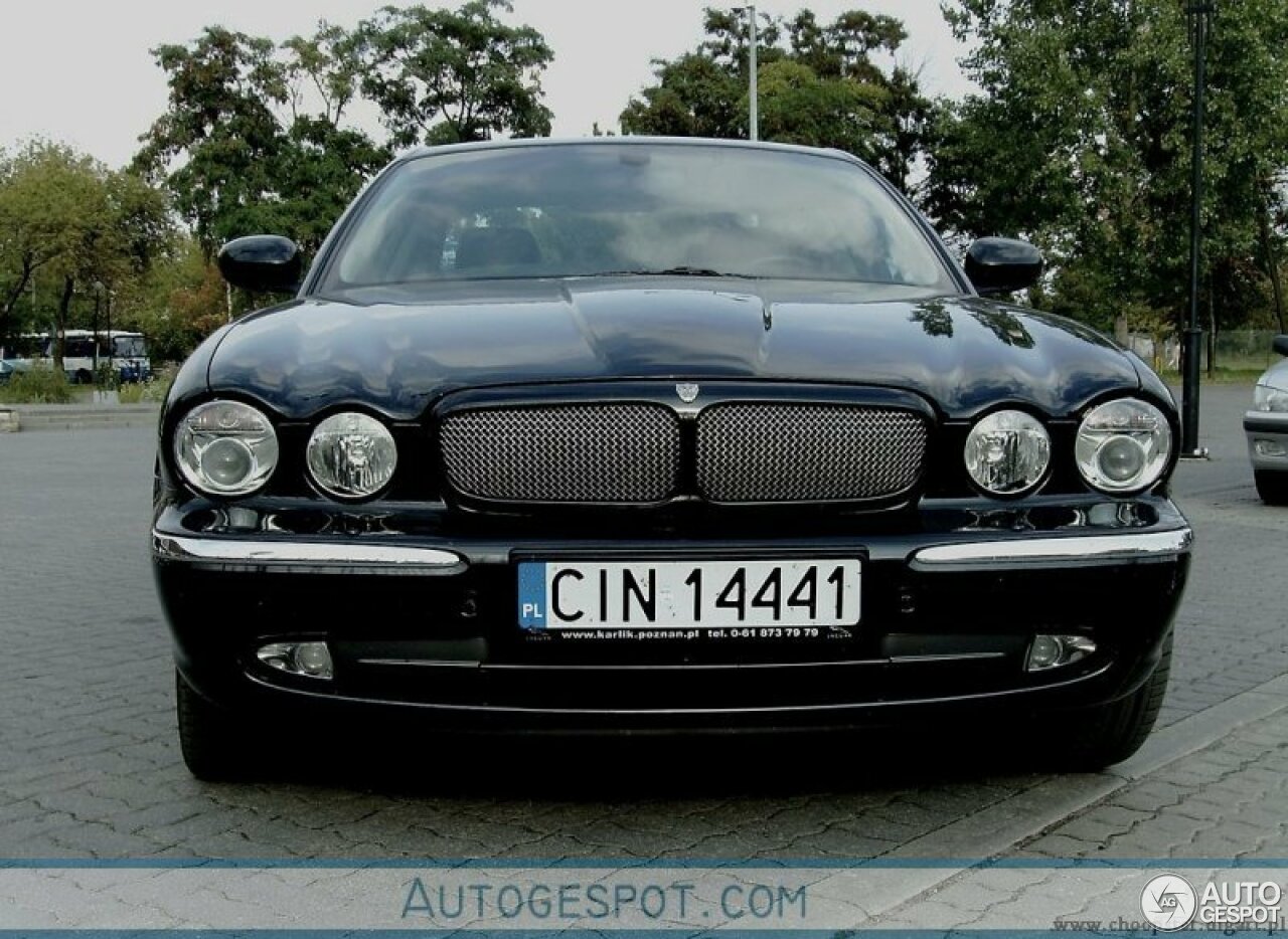 Jaguar XJR