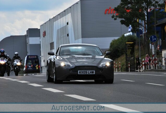 Aston Martin V12 Vantage