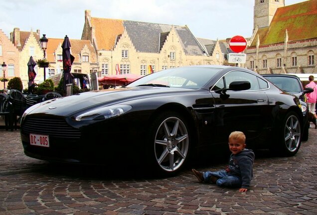 Aston Martin V8 Vantage