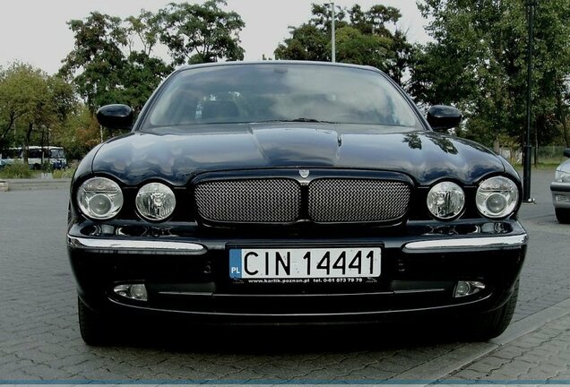 Jaguar XJR