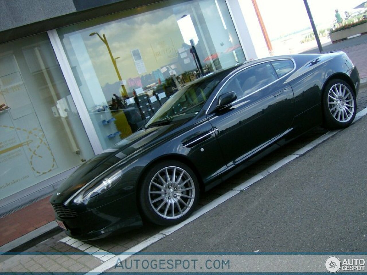 Aston Martin DB9