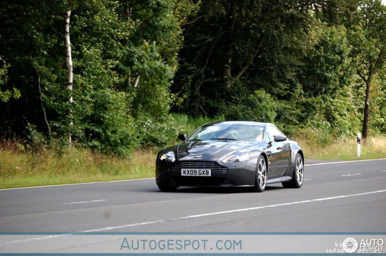 Aston Martin V12 Vantage