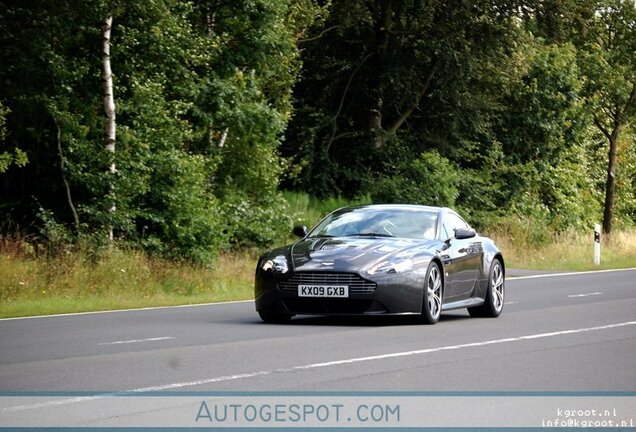 Aston Martin V12 Vantage