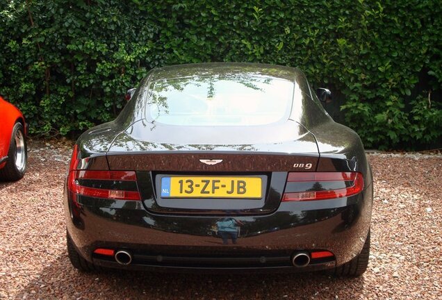 Aston Martin DB9