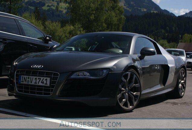 Audi R8 V10