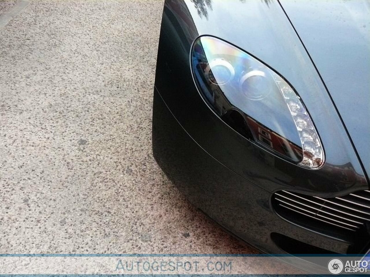 Aston Martin V8 Vantage Roadster