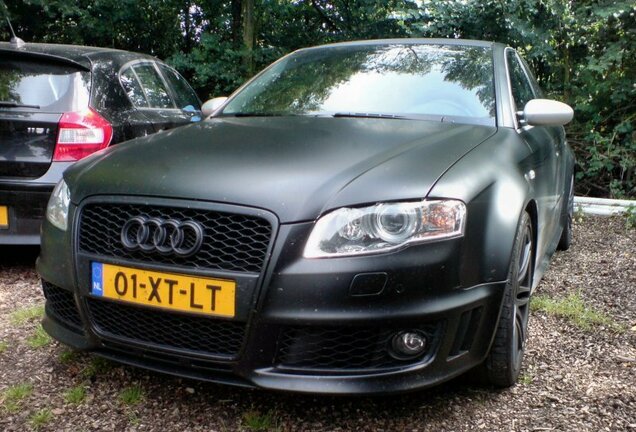 Audi RS4 Sedan