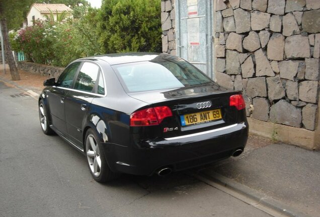 Audi RS4 Sedan