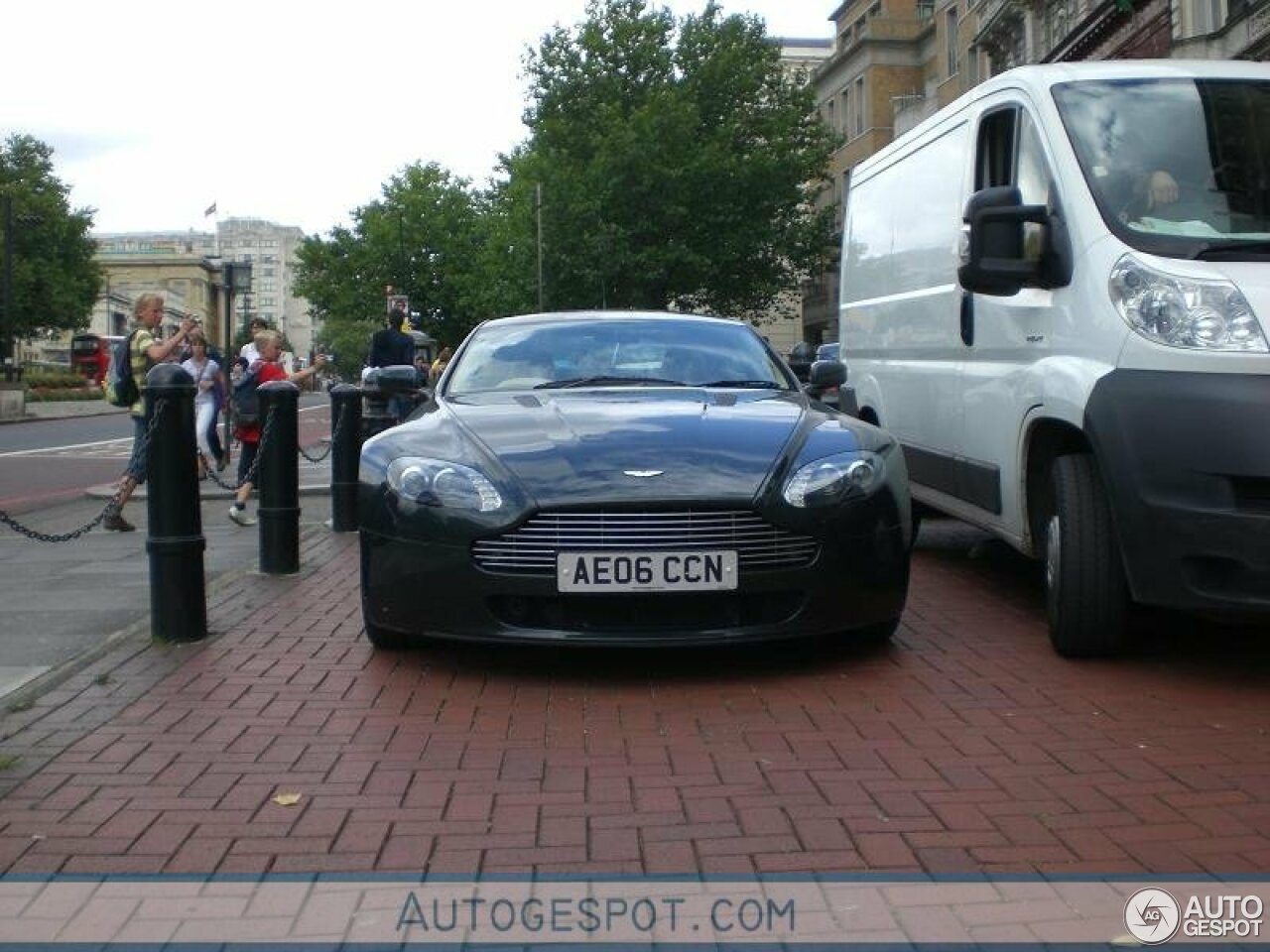 Aston Martin V8 Vantage