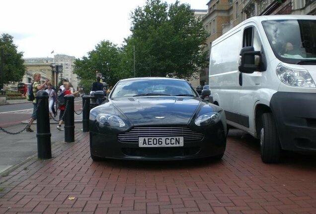 Aston Martin V8 Vantage