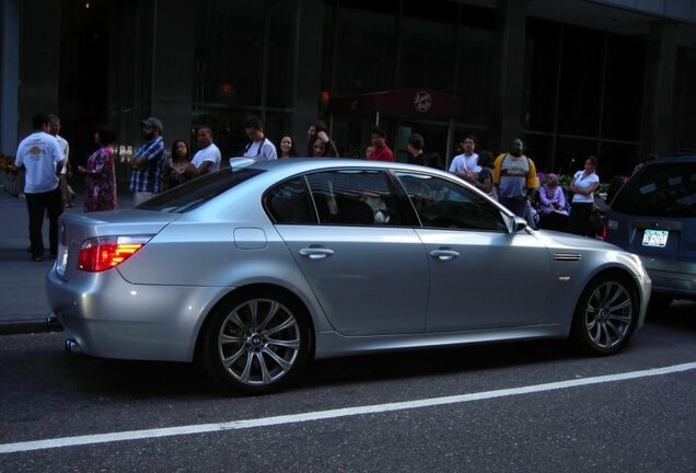 BMW M5 E60 2005