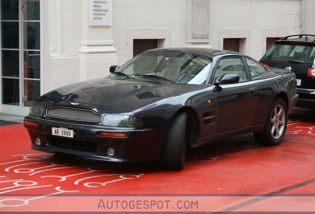 Aston Martin V8 Coupe