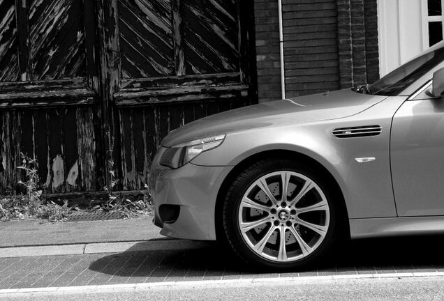 BMW M5 E60 2005