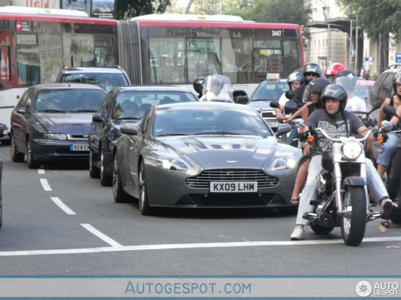 Aston Martin V12 Vantage