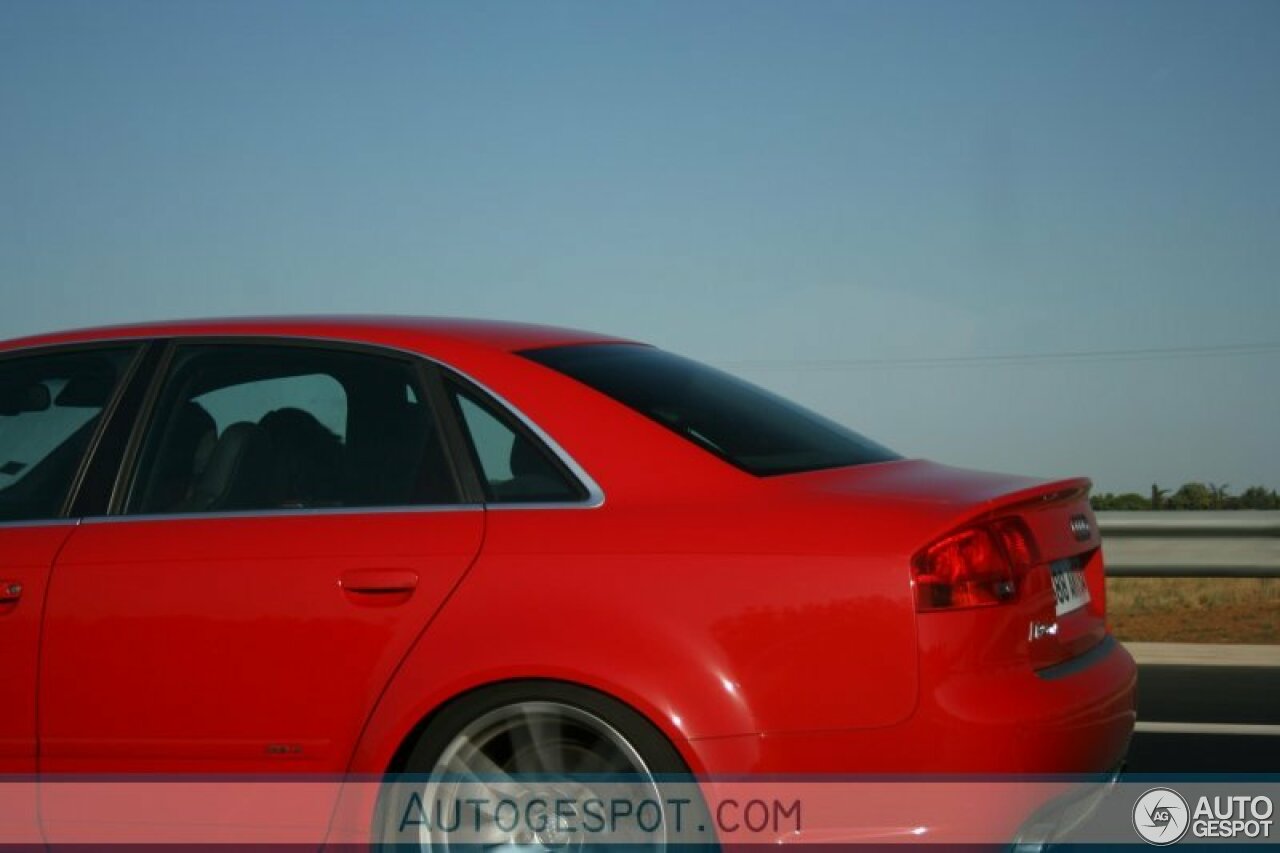 Audi RS4 Sedan