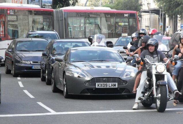 Aston Martin V12 Vantage