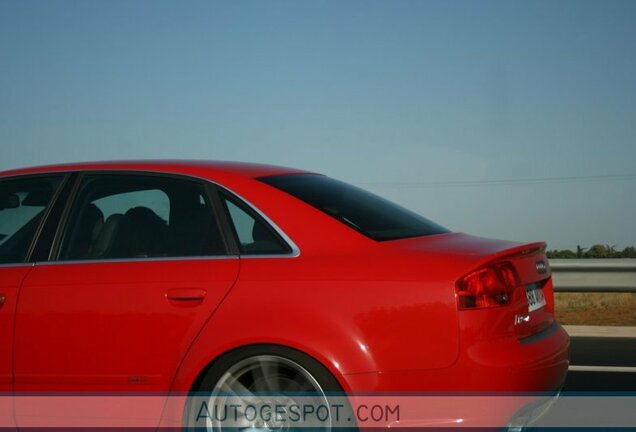 Audi RS4 Sedan