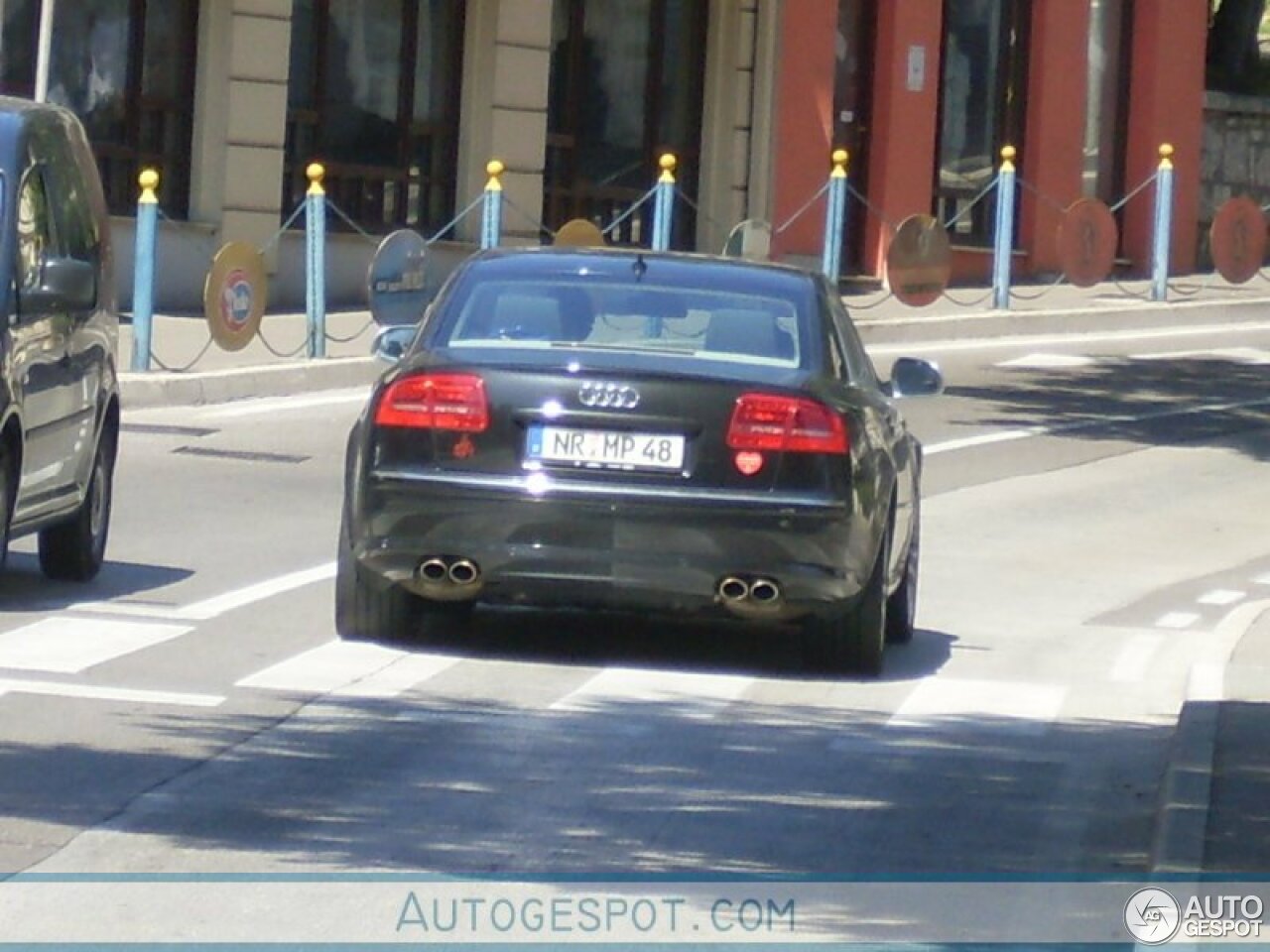 Audi S8 D3