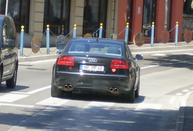 Audi S8 D3