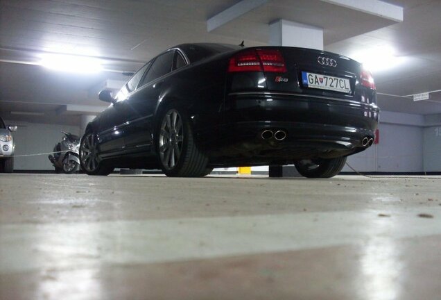 Audi S8 D3