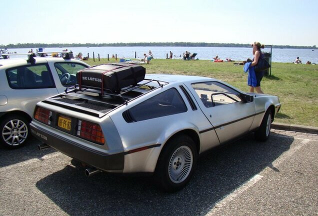 DeLorean DMC-12