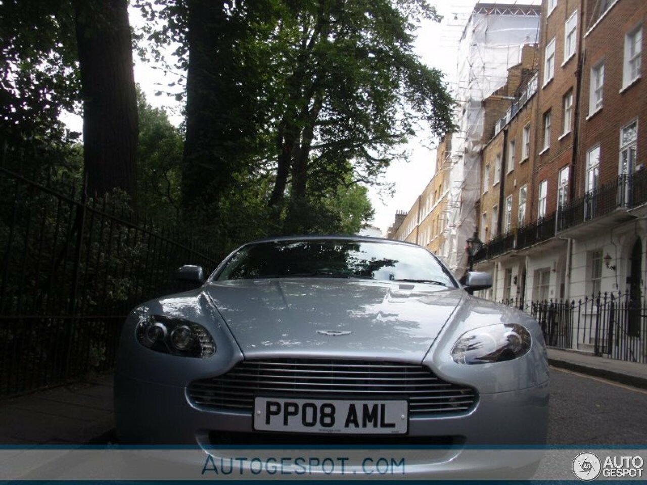 Aston Martin V8 Vantage Roadster