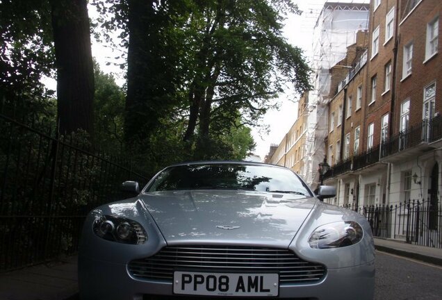 Aston Martin V8 Vantage Roadster