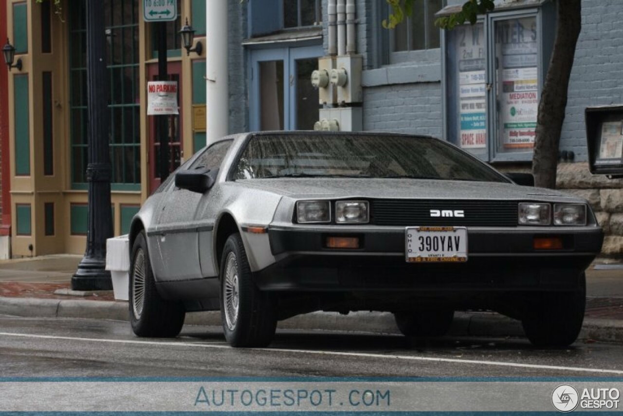 DeLorean DMC-12