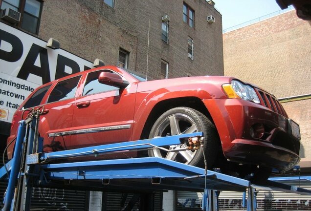 Jeep Grand Cherokee SRT-8 2005